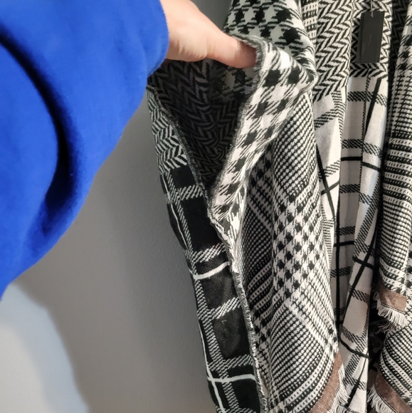 NWT Steve Madden OSFM multi plaid kimono - Picture 6 of 9